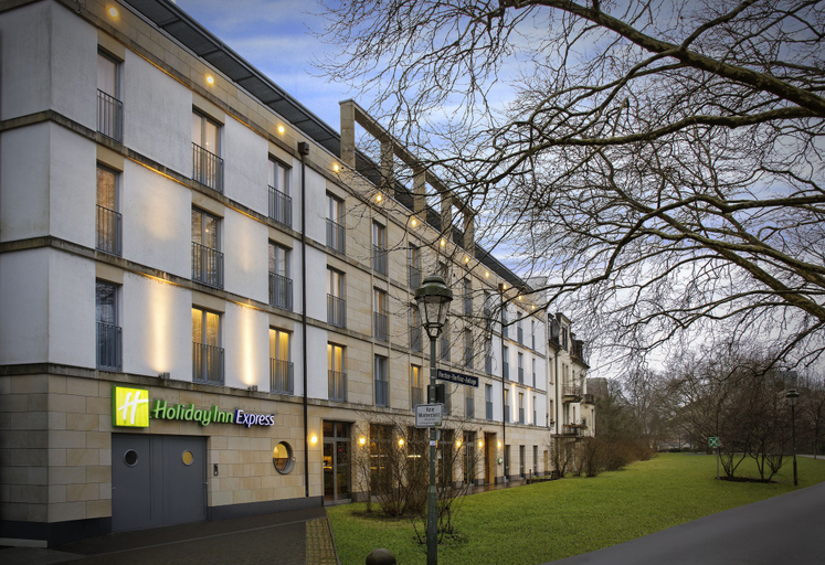 Exterior & Views 2, Holiday Inn Express BADEN - BADEN by IHG, Baden-Baden