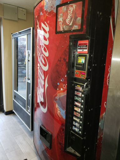Food & Drinks 5, Super 8 by Wyndham Milwaukee Airport, Milwaukee