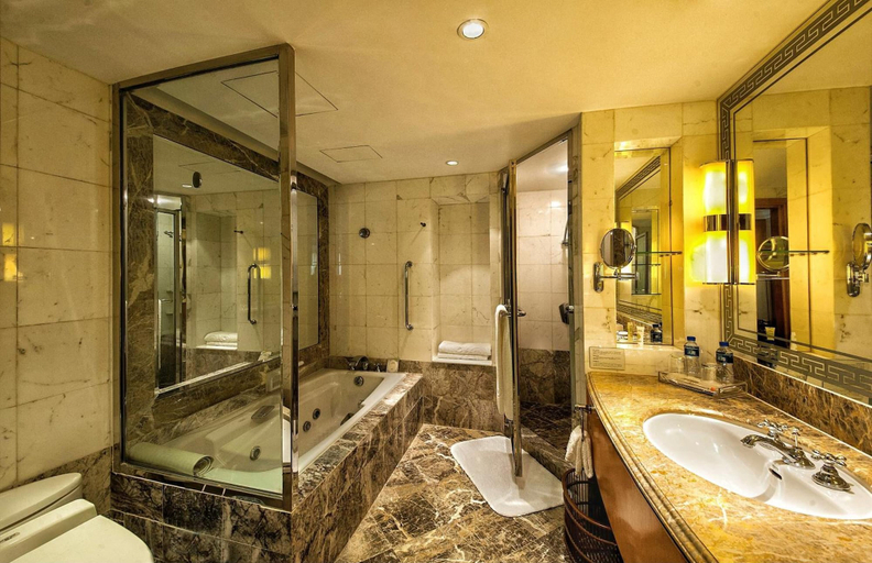 Bathroom 5, Furama Hotel Dalian, Dalian