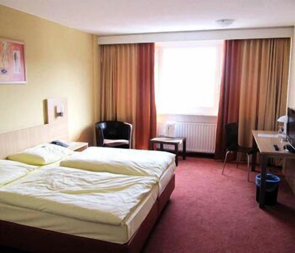 Bedroom 5, Opal Hotel, Birkenfeld