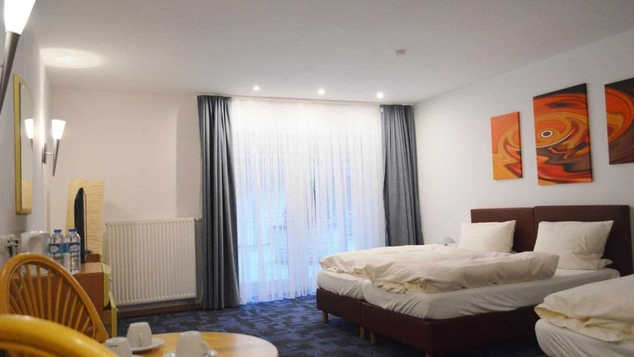 Bedroom 4, Hotel B8 Voerde, Wesel