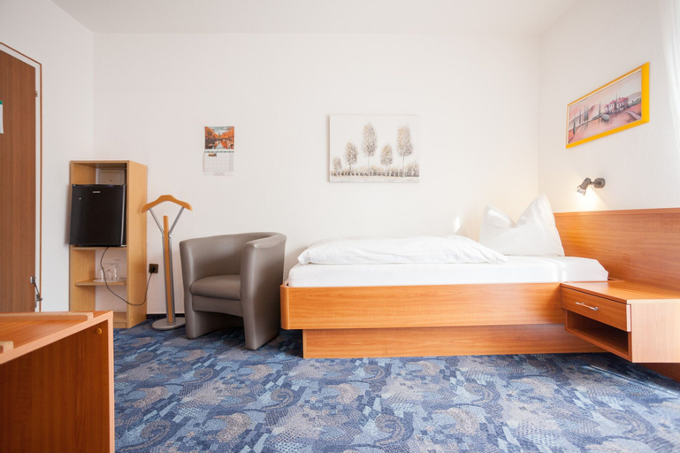 Bedroom 2, TM Hotel Dortmund Airport, Unna