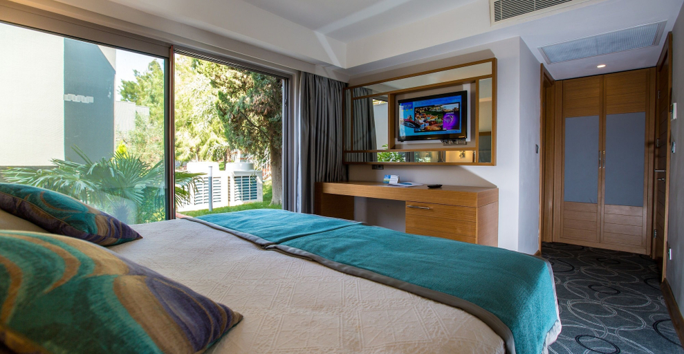 Bedroom 4, Pine Bay Holiday Resort, Selçuk