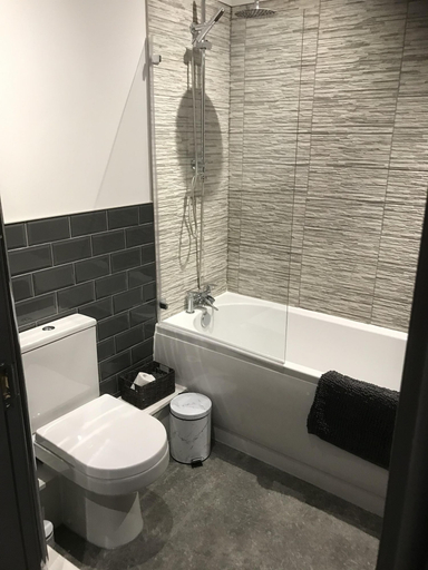 Bathroom 4, North Lodge, Lancashire