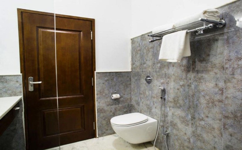Bathroom 4, Fateh Niwas, Udaipur