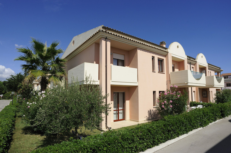 Exterior & Views 3, Centro Vacanze De Angelis, Ancona