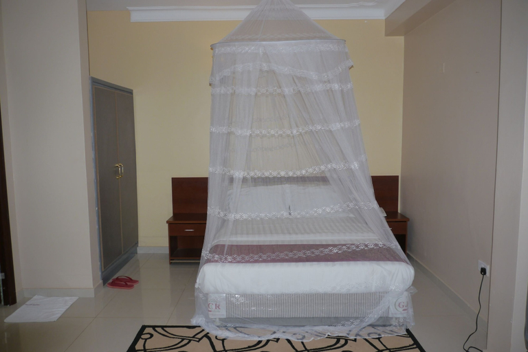 Bedroom 2, Rosaline Suites Hotel, Bugahya