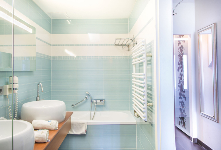Bathroom 4, Echo Residence All Suite Hotel, Balatonfüred