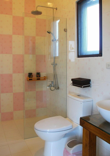 Bathroom 3, Ibali B & B, Penghu