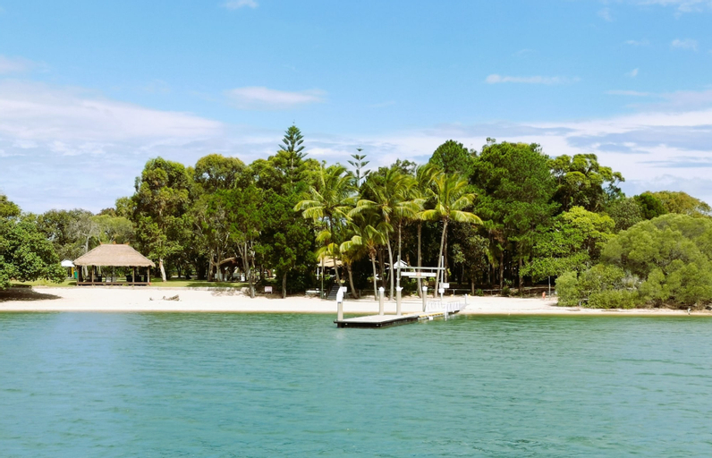 Coomera Houseboat Holidays, Gold Coast