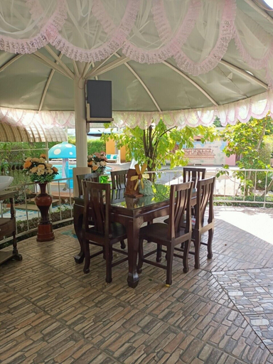 Food & Drinks 5, P Paradise Hotel, Mueang Kamphaeng Phet