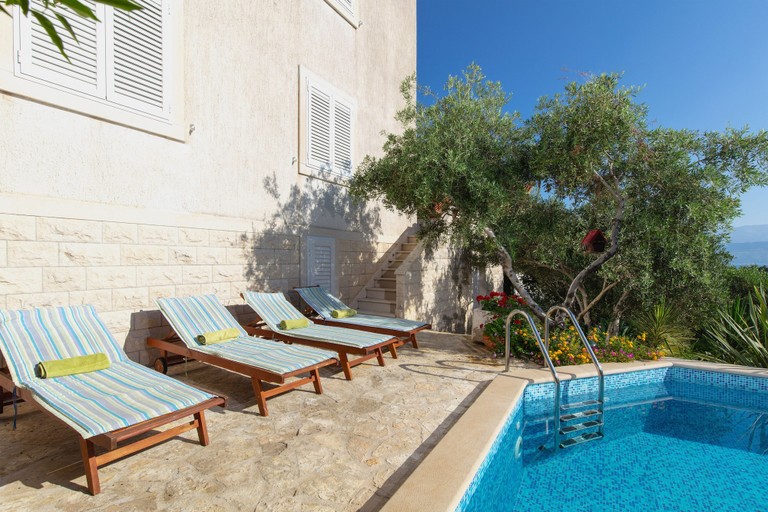 Sport & Beauty 2, Villa Lukrecia, Supetar