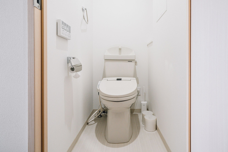 Bathroom 3, Prendre Namba AFP Apartment, Osaka