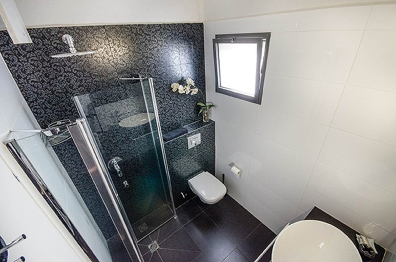 Bathroom, Black and White Holiday
