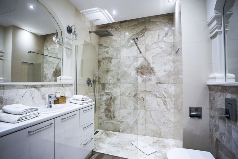 Bathroom 3, Sky Tower Apartments by Michał & Piotr, Środa Śląska