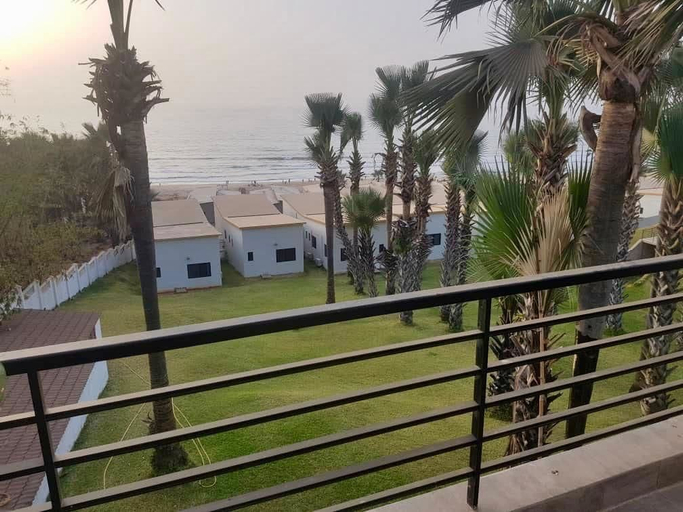 Others 3, Relax waterfront serviced apartment, Kombo Saint Mary