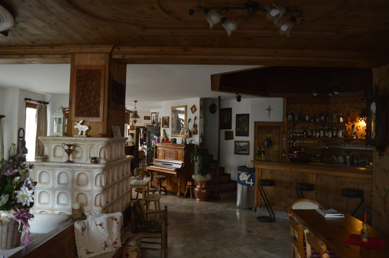 Food & Drinks 5, Ambassador Rooms in Bormio, SOLO CAMERA SENZA COLAZIONE, Sondrio
