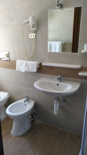 Bathroom 4, Diavin, Vibo Valentia