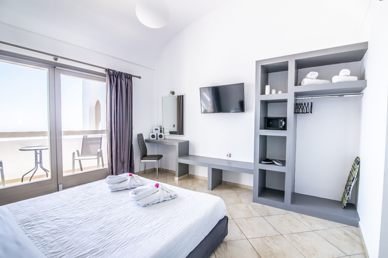 Room 2, Burned Rock Suites, South Aegean