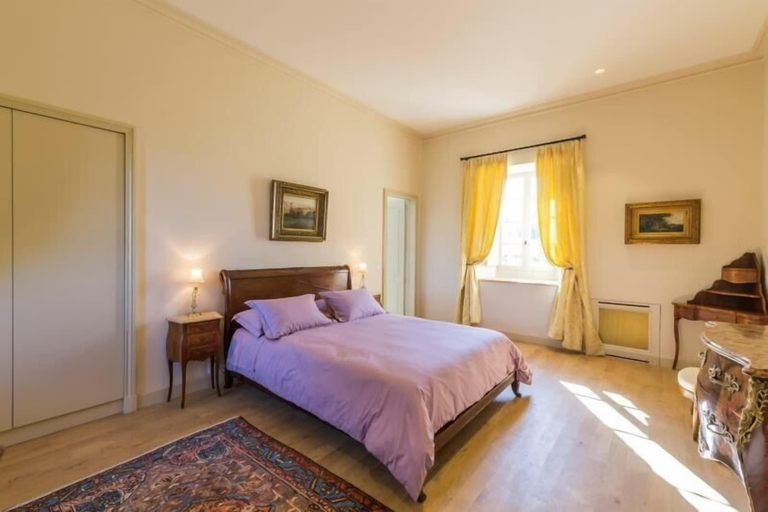 Bedroom 4, Chambres d'Hôtes Château Renon, Gironde