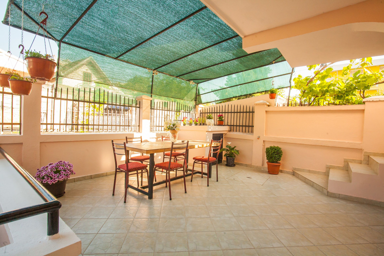 Food & Drinks 5, Apartments Taida