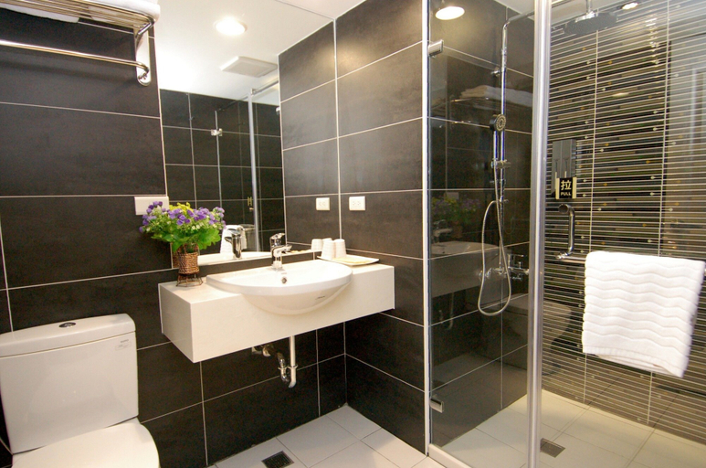 Bathroom 4, Season 5 inn, Yilan