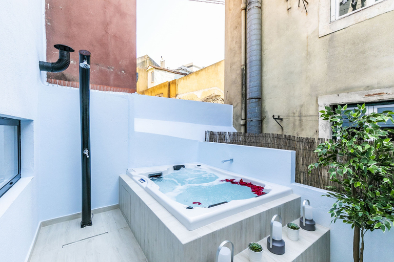 Bathroom 4, LxWay Apartments Cardal Luxury, Lisbon