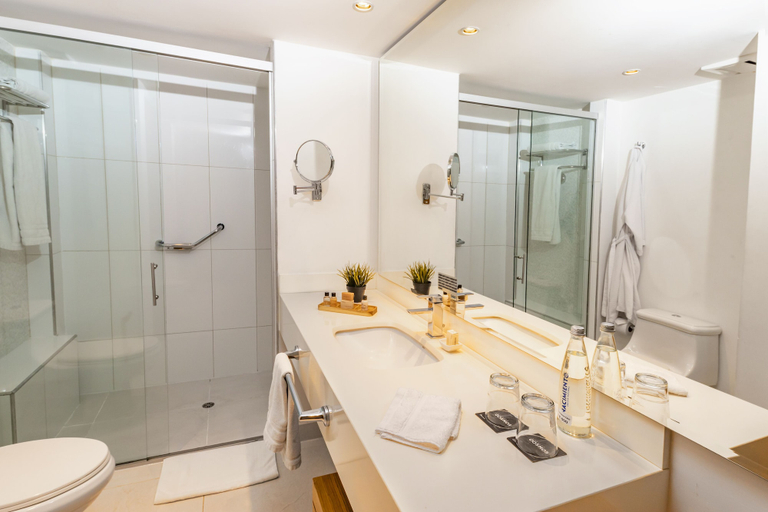 Bathroom 3, Hotel Cosmos Cali, Santiago de Cali