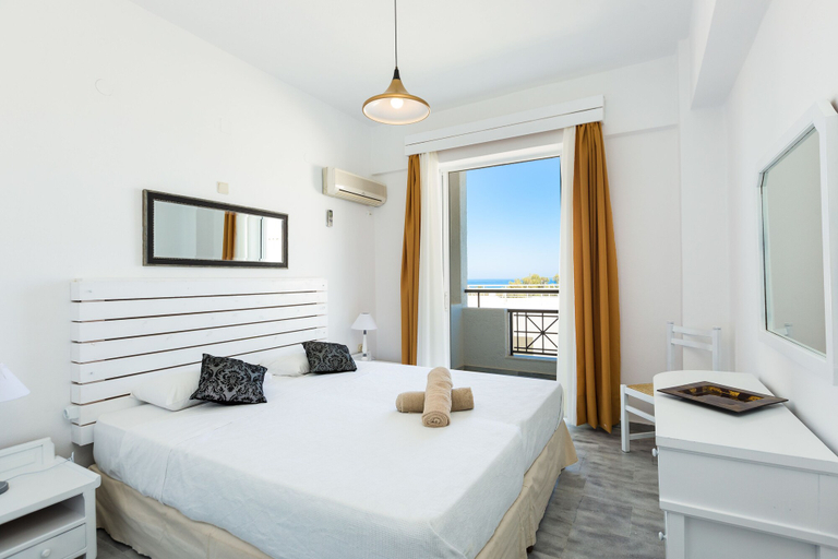 Bedroom 4, Castello Bianco Aparthotel, Crete