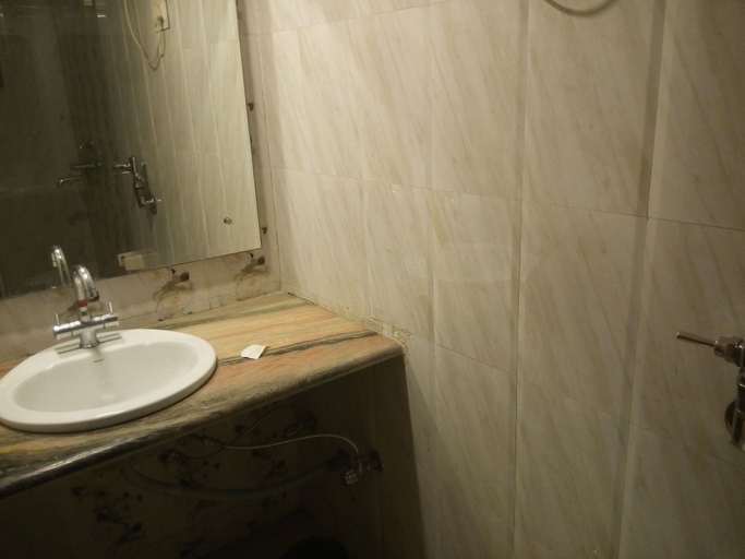 Bathroom 4, Hotel Eastern Plaza, North 24 Parganas