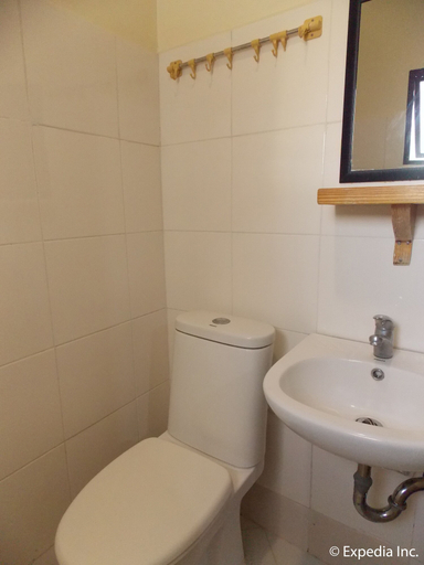 Bathroom 4, Hotel Sebastian, Oslob
