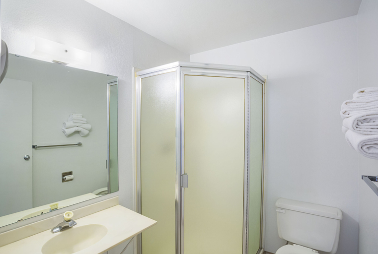 Bathroom 4, Studio 1 Extended Stay, Moscow/Pullman, Latah