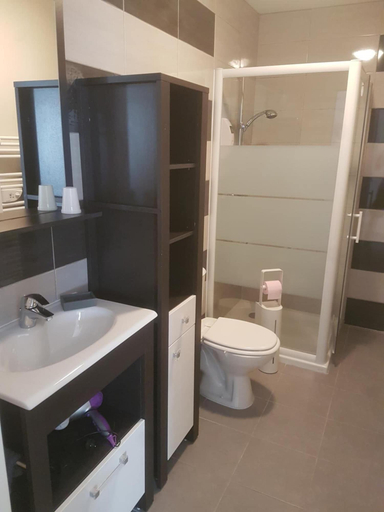 Bathroom 5, L'étoile de la fontchevrière, Indre