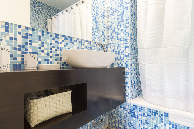 Bathroom 3, Fitz Roy by Be Local Argentina, Distrito Federal