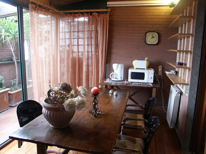 In-room dining 5, Flatinrome Trastevere 10, Roma