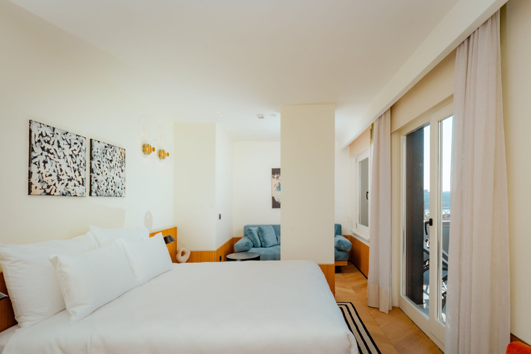 Bedroom 5, The Gift Hotel, Beyoğlu