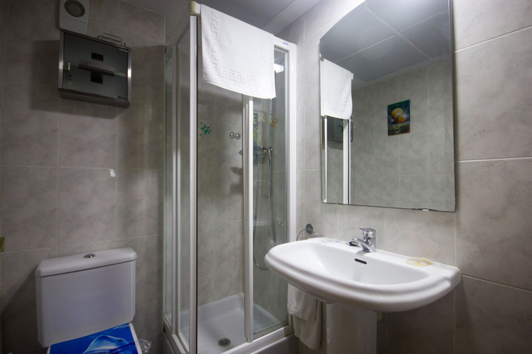 Bathroom 4, Patacona Green Holiday, Valencia