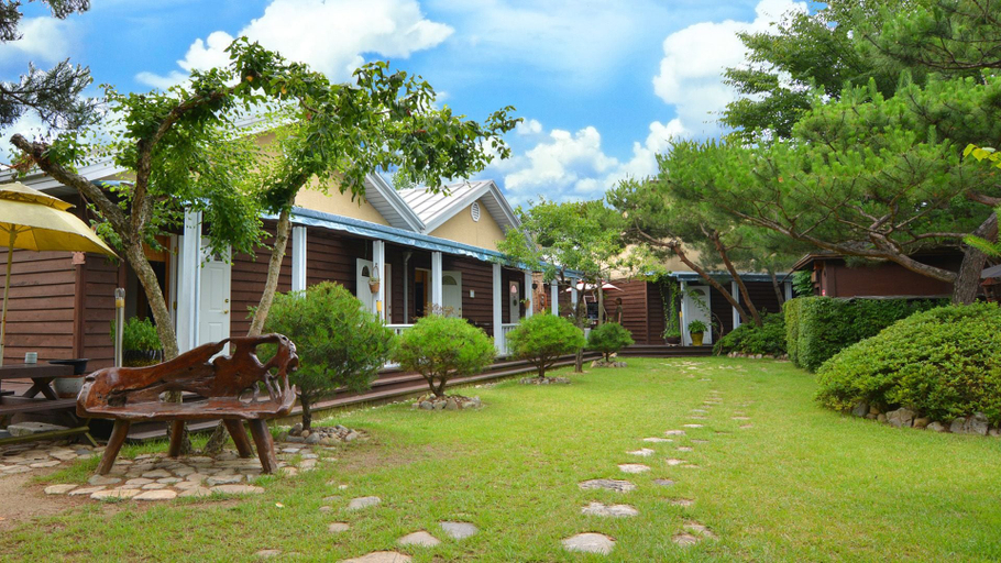 Exterior & Views 1, Sicily Pension, Hongcheon