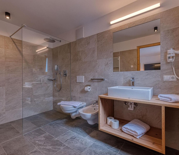 Bathroom 3, Hotel Rose, Bolzano