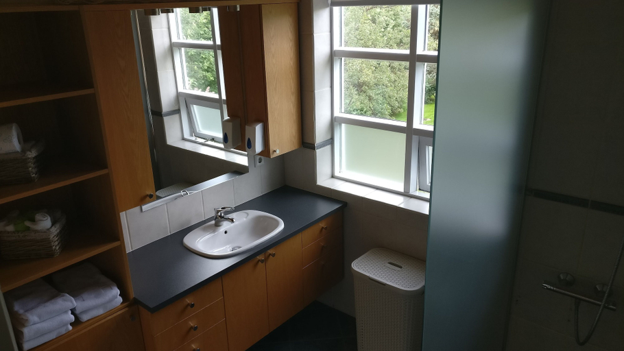 Bathroom 3, Birta Guesthouse, Austur-Hérað