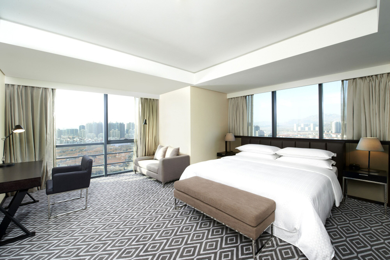 Bedroom 4, Four Points by Sheraton Qingdao, West Coast, Qingdao