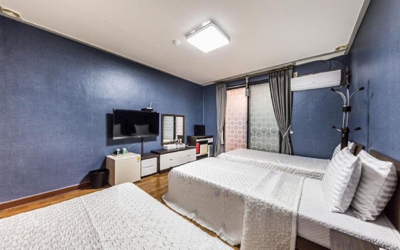 Bedroom 3, CF Motel, Sokcho