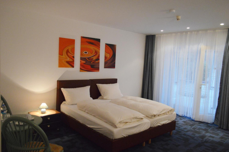 Bedroom 3, Hotel B8 Voerde, Wesel