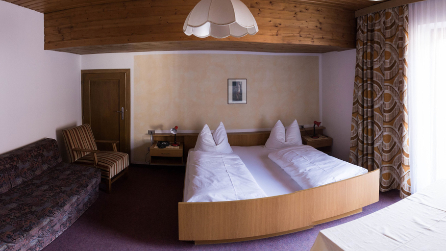 Bedroom 2, Hotel Rose, Bolzano