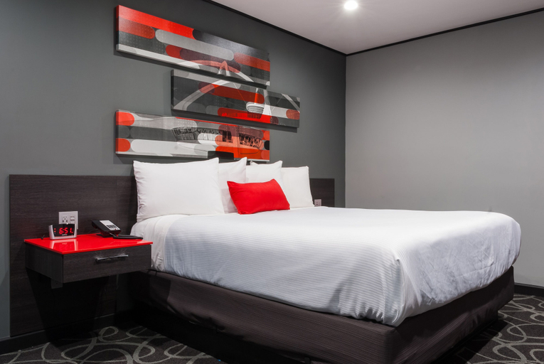 Bedroom 3, Astro Pasadena Hotel, Los Angeles