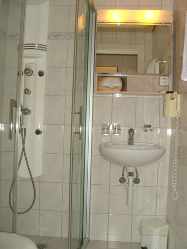 Bathroom 4, Vista Resort Hotel, Obersimmental