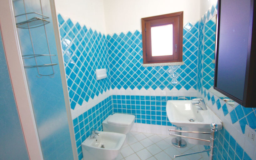 Bathroom 4, Myrsine 2, Olbia-Tempio