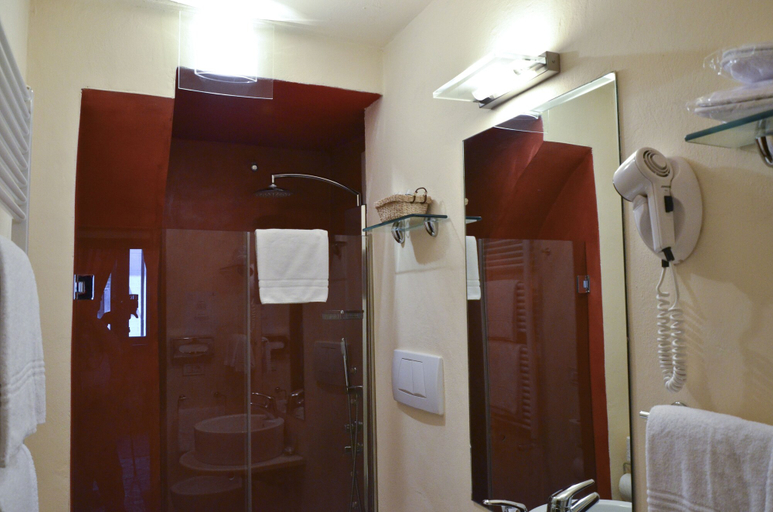Bathroom 4, Residenza Torre Colonna, Rome
