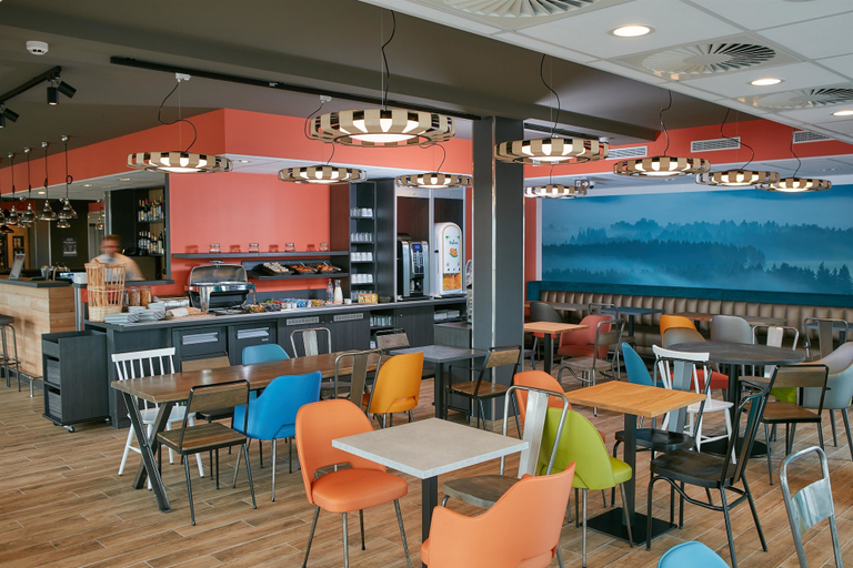 Food & Drinks 5, Kyriad Pontarlier, Doubs