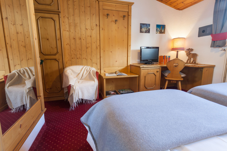 Bedroom 3, Hotel La Vallee Blanche, Aosta